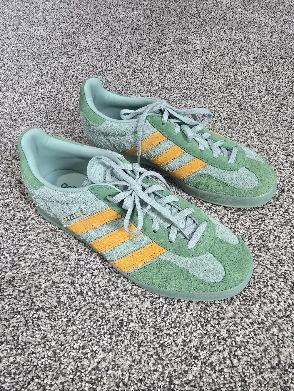 Adidas Gazelle Indoor Suede Sneakers Hazy Green Crew Yellow Women's Size 8.5 - Picture 2 of 6